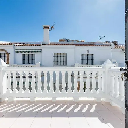 A&n Beachfront Family House With Pool & Solarium