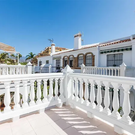 A&n Beachfront Family House With Pool & Solarium 펜션