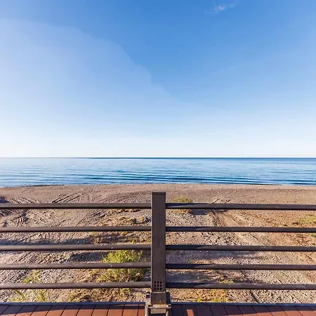 A&n Beachfront Family House With Pool & Solarium 알가로보-코스타
