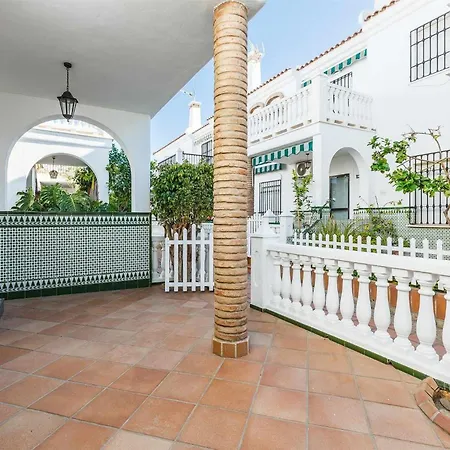 펜션 A&n Beachfront Family House With Pool & Solarium *
