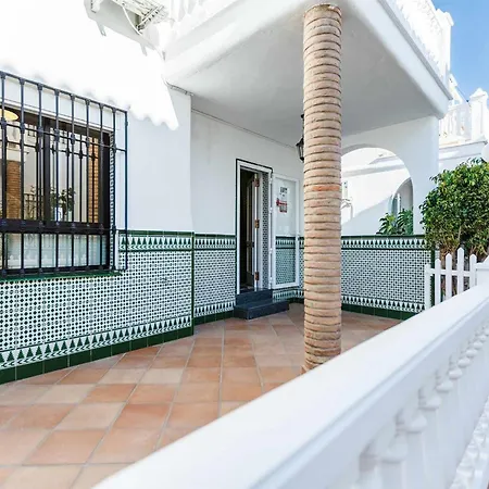 A&n Beachfront Family House With Pool & Solarium 펜션